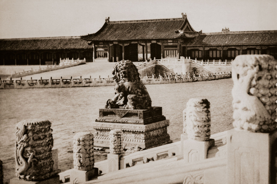 漢茨·馮·佩克哈默（1895–1965），《紫禁城》，源自《北京》，圖版105 ，柏林：Albertus-Verlag，1928 